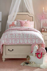 Girls' bedrooms in subtle colors