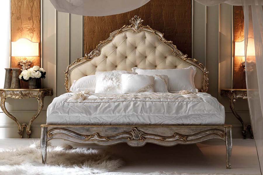 Classic bedroom decorations with luxurious designs and decorations