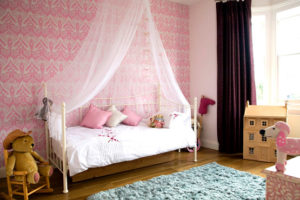 Simple and beautiful girls' room decoration designs