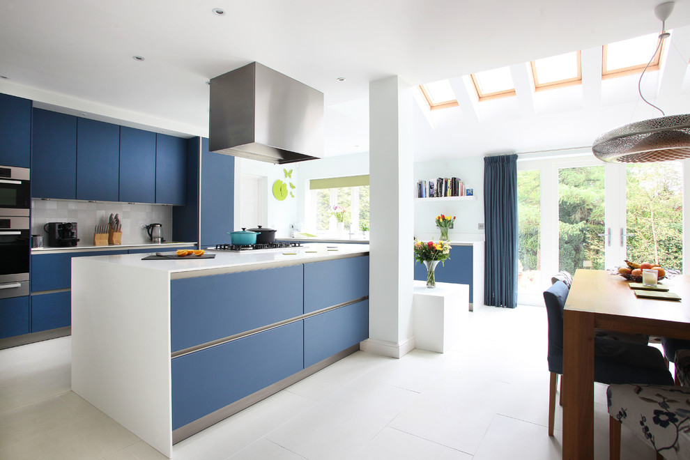 Blue kitchen 3 bold colors ... 2016 kitchen design trends