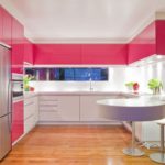 مطبخ وردي الألوان الجريئة... موضة تصاميم مطابخ 2016