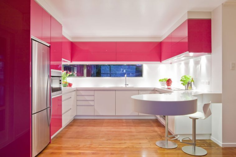 مطبخ وردي الألوان الجريئة... موضة تصاميم مطابخ 2016