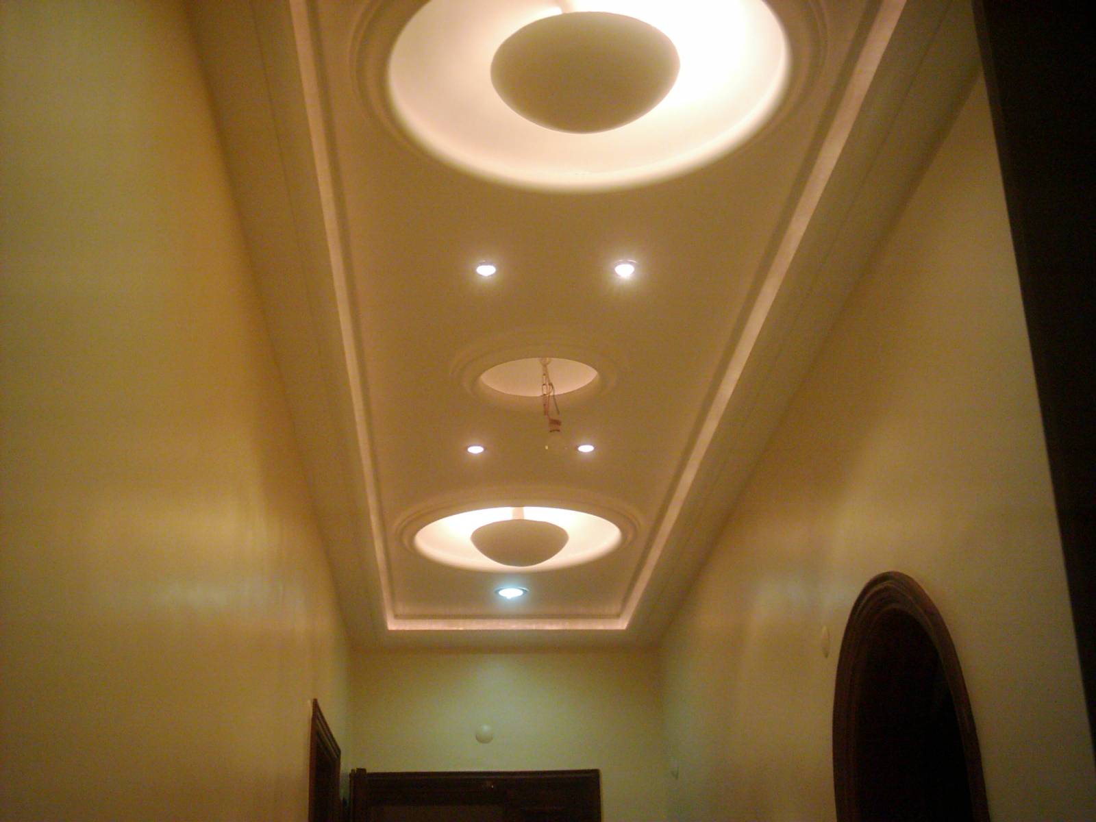 Pictures of gypsum shapes of ceilings, rooms and halls (2)