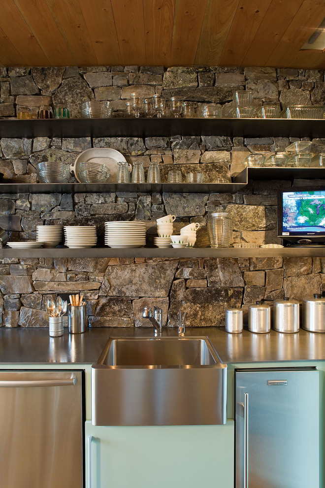 Kitchen with stone walls 4 A stone walls .. A touch of luxury and distinction in the kitchen