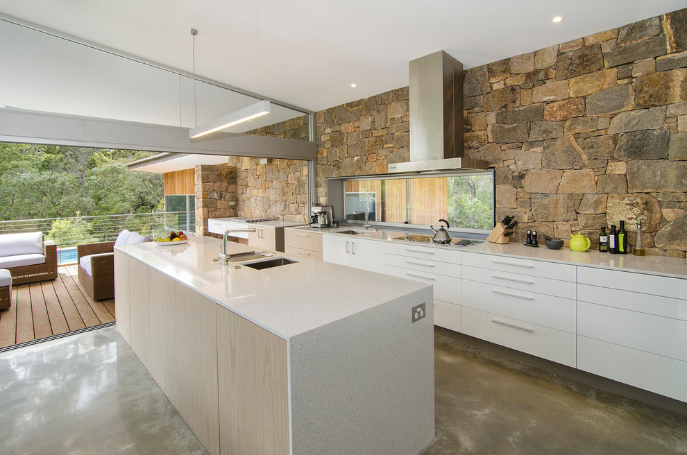 Kitchen with stone walls 6 walls stone .. A touch of luxury and distinction in the kitchen