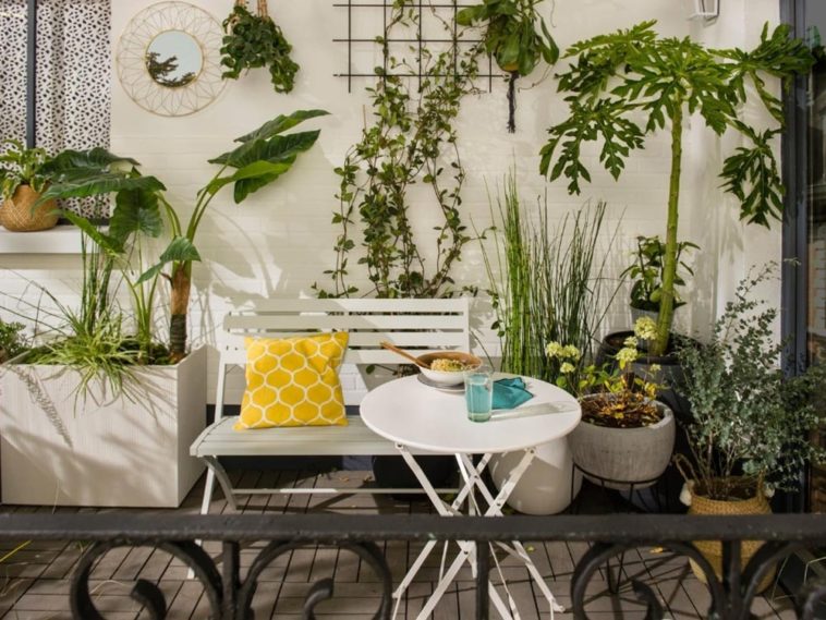 12 space-saving solutions to create a small balcony