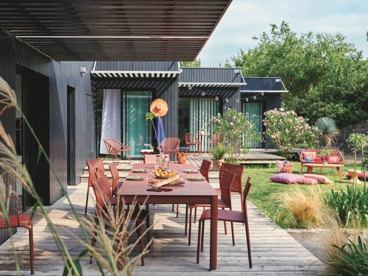 Create a warm terrace to spend the summer: 15 ideas