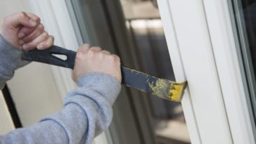 9 solutions to secure your home during the holidays